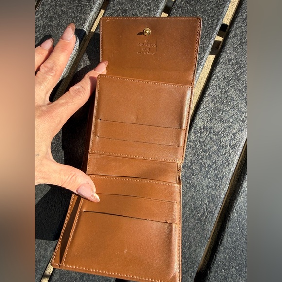 Louis Vuitton Caramel Vernis Monogram Compact Wallet - Picture 3 of 9